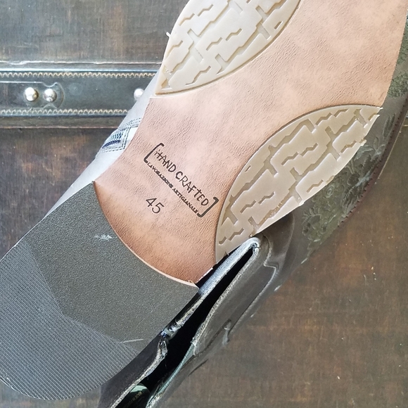 🍁Steve Madden Floral Embroidered Boots🍁 - Picture 5 of 8